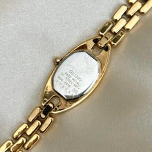 Load image into Gallery viewer, VINTAGE SEIKO DAINTY WATCH
