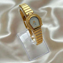 Load image into Gallery viewer, VINTAGE GUCCI WATCH
