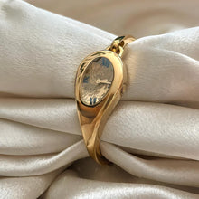 Load image into Gallery viewer, VINTAGE GUCCI WATCH
