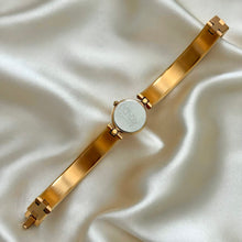 Load image into Gallery viewer, VINTAGE SEIKO DAINTY WATCH
