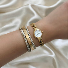 Load image into Gallery viewer, VINTAGE SEIKO DAINTY WATCH

