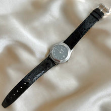 Load image into Gallery viewer, VINTAGE GUCCI BLACK LEATHER WATCH
