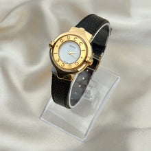 Load image into Gallery viewer, VINTAGE GUCCI BLACK LEATHER WATCH
