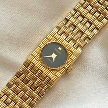 Load image into Gallery viewer, VINTAGE SEIKO DAINTY WATCH

