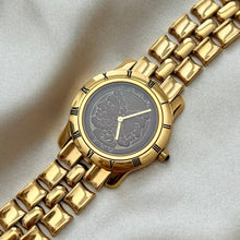Load image into Gallery viewer, VINTAGE FENDI INTERCHANGEABLE BEZEL WATCH
