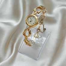 Load image into Gallery viewer, VINTAGE SEIKO WATCH
