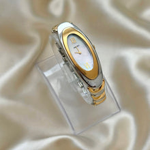 Load image into Gallery viewer, VINTAGE SEIKO MOTHER-OF-PEARL TWO-TONED WATCH
