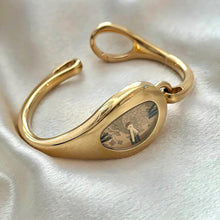 Load image into Gallery viewer, VINTAGE GUCCI WATCH
