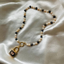 Load image into Gallery viewer, LV LOCK PEARL NECKLACE
