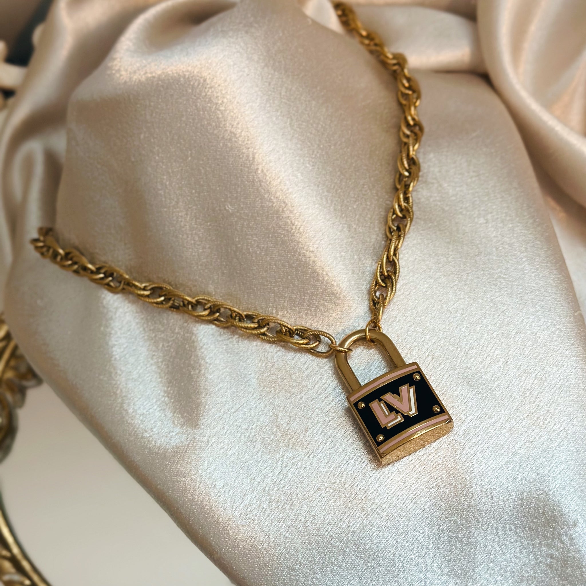 lv gold chain necklace